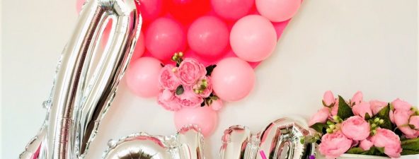 Easy DIY trick for heart-shaped balloon decor