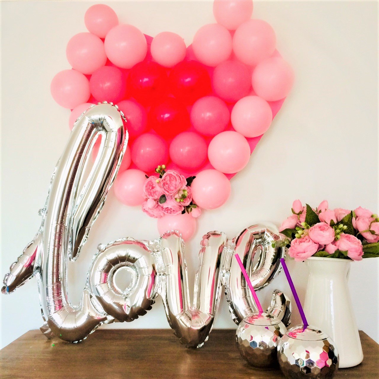 Easy DIY trick for heart-shaped balloon decor